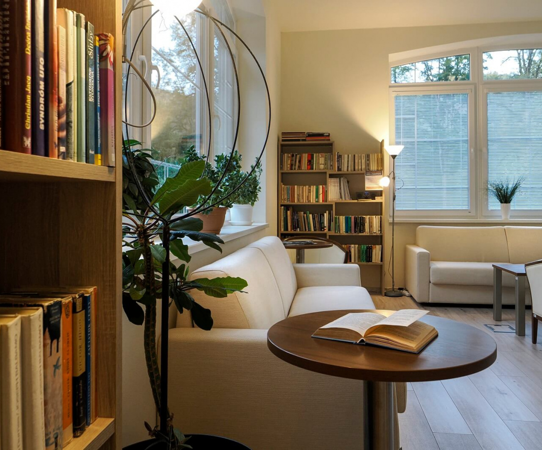 Knižnica a spoločenská miestnosť